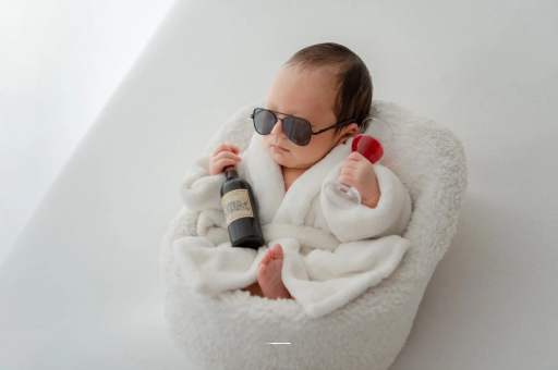 朝阳宝宝总是吐奶怎么回事